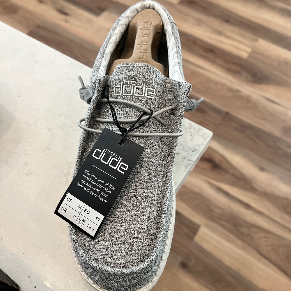 Brand New Men’s Hey Dudes - Wally Linen